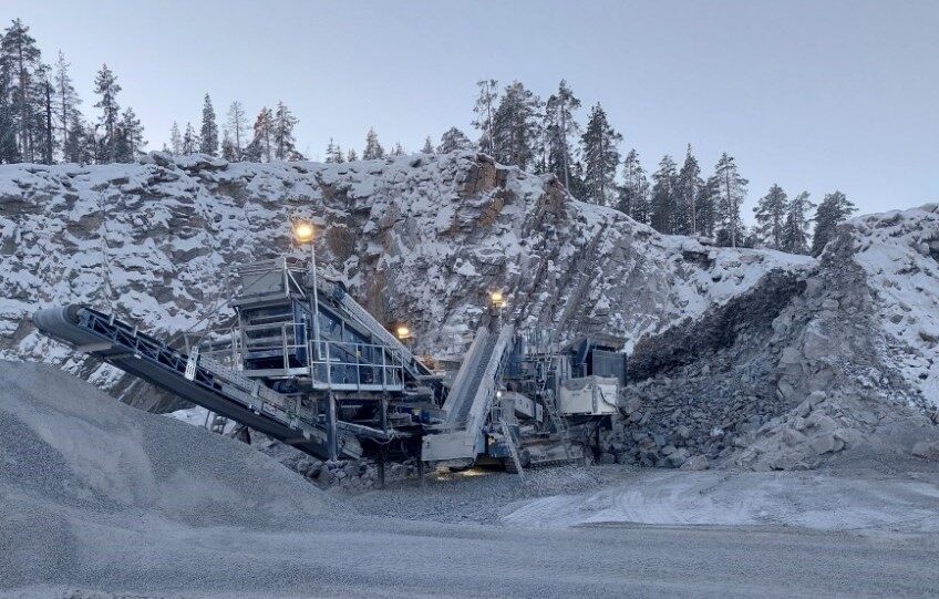 Bröderna Anderssons Grus - kross i vintrig täkt